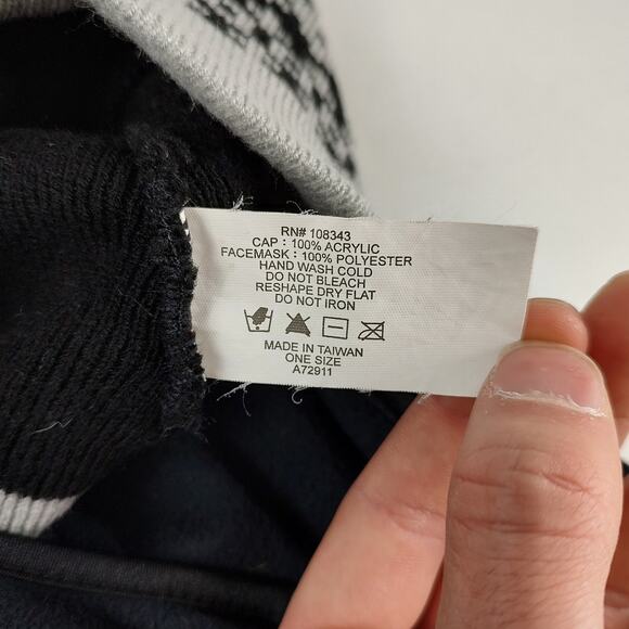 Due North aztec beanie with ski mask face cover - Picture 4 of 4